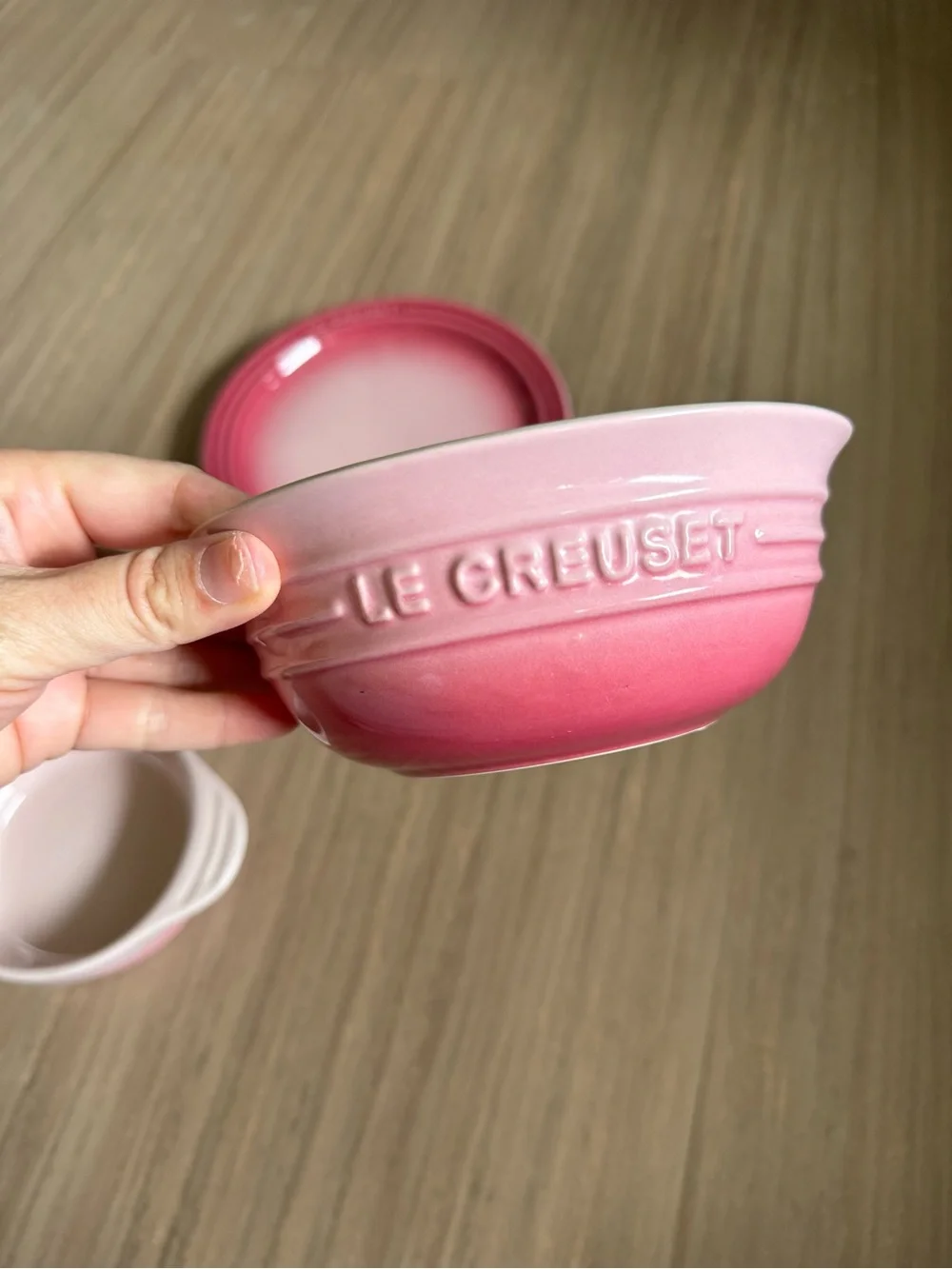 Le Creuset Pink and Cream Stoneware 3 Piece Bowls and Plate Set